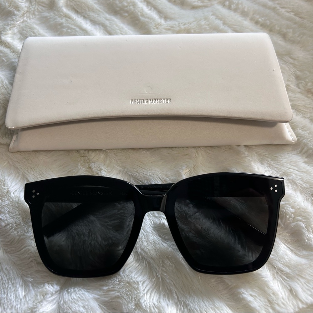 SOLD! 🙏 GENTLE MONSTER DREAMER 17 AUTHENTIC